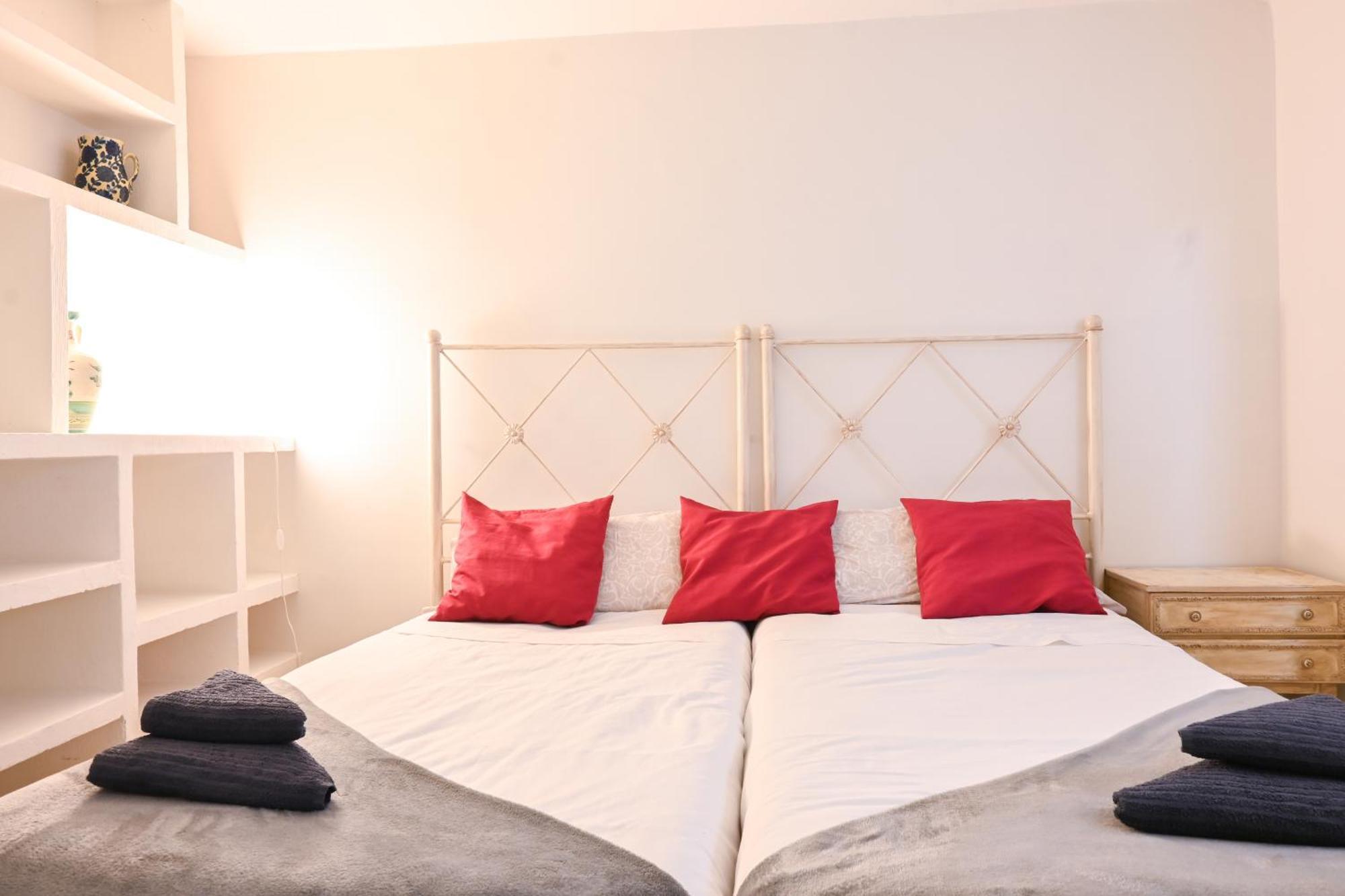 Apartament For Alfonso Xiii Temporal Axiii83 *